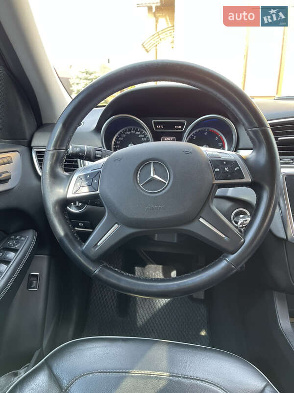 Внедорожник / Кроссовер Mercedes-Benz M-Class 2013 в Киеве
