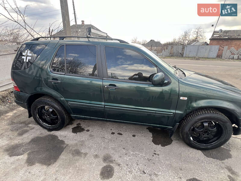 Внедорожник / Кроссовер Mercedes-Benz M-Class 2001 в Балаклее