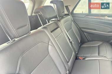 Внедорожник / Кроссовер Mercedes-Benz M-Class 2014 в 
