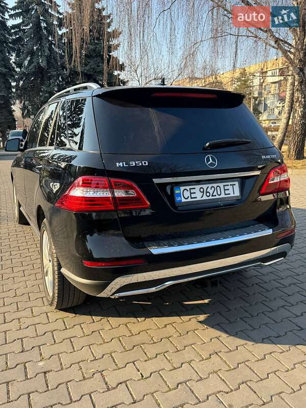 Внедорожник / Кроссовер Mercedes-Benz M-Class 2011 в Черновцах