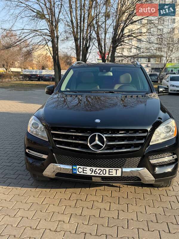Внедорожник / Кроссовер Mercedes-Benz M-Class 2011 в Черновцах