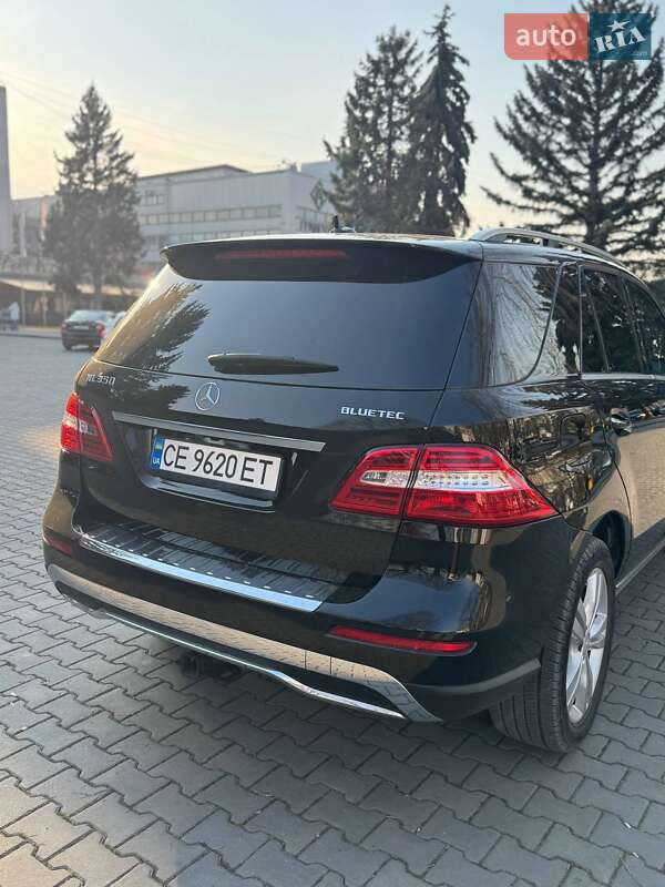 Внедорожник / Кроссовер Mercedes-Benz M-Class 2011 в Черновцах