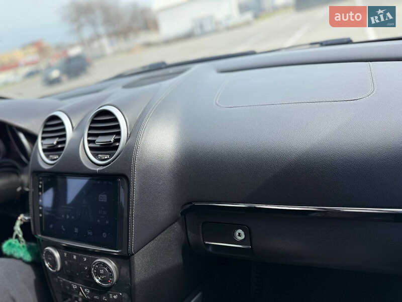 Внедорожник / Кроссовер Mercedes-Benz M-Class 2011 в Одессе