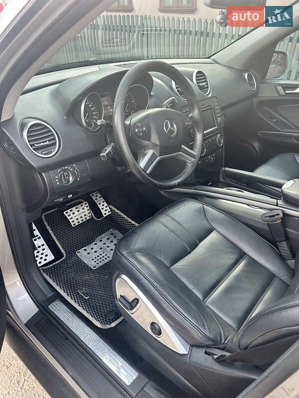 Позашляховик / Кросовер Mercedes-Benz M-Class 2009 в Кіцмані
