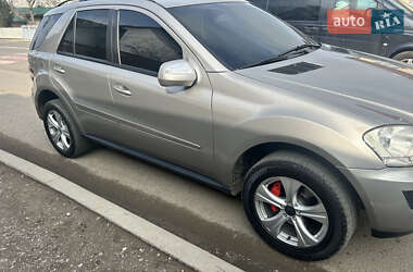 Позашляховик / Кросовер Mercedes-Benz M-Class 2009 в 