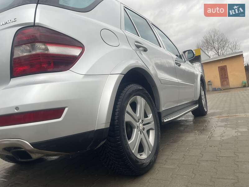 Внедорожник / Кроссовер Mercedes-Benz M-Class 2009 в Львове