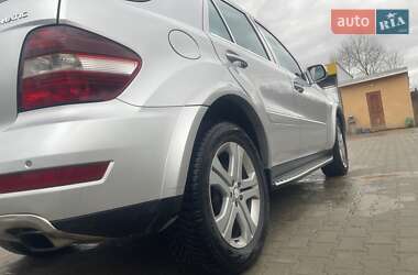 Внедорожник / Кроссовер Mercedes-Benz M-Class 2009 в 