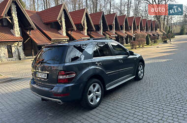 Внедорожник / Кроссовер Mercedes-Benz M-Class 2011 в 