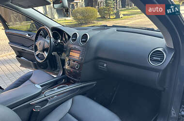 Внедорожник / Кроссовер Mercedes-Benz M-Class 2011 в 
