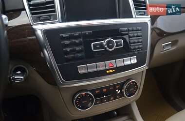 Внедорожник / Кроссовер Mercedes-Benz M-Class 2012 в 