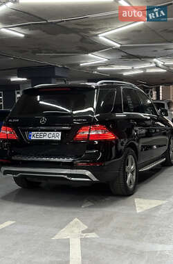 Внедорожник / Кроссовер Mercedes-Benz M-Class 2013 в 
