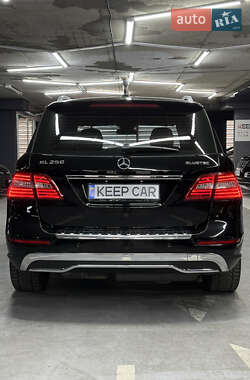 Внедорожник / Кроссовер Mercedes-Benz M-Class 2013 в 