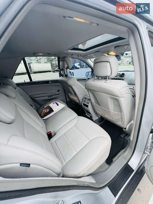 Внедорожник / Кроссовер Mercedes-Benz M-Class 2009 в Сумах