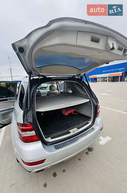 Внедорожник / Кроссовер Mercedes-Benz M-Class 2009 в Сумах