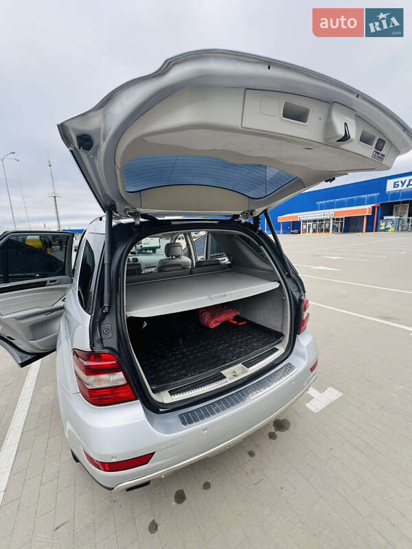 Внедорожник / Кроссовер Mercedes-Benz M-Class 2009 в Сумах