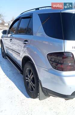 Внедорожник / Кроссовер Mercedes-Benz M-Class 2006 в 