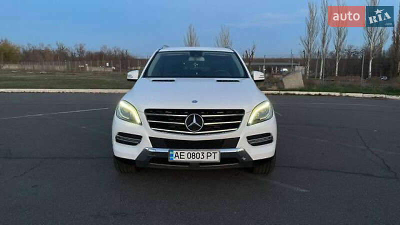 Позашляховик / Кросовер Mercedes-Benz M-Class 2013 в 