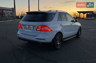 Позашляховик / Кросовер Mercedes-Benz M-Class 2013 в 