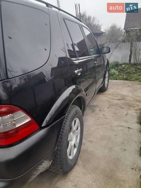 Внедорожник / Кроссовер Mercedes-Benz M-Class 2004 в Новоселице