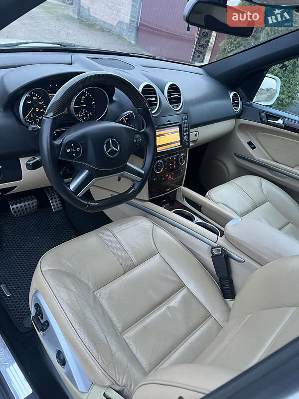 Внедорожник / Кроссовер Mercedes-Benz M-Class 2010 в Ровно