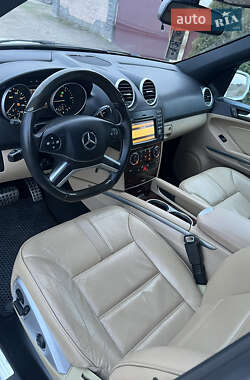 Внедорожник / Кроссовер Mercedes-Benz M-Class 2010 в 