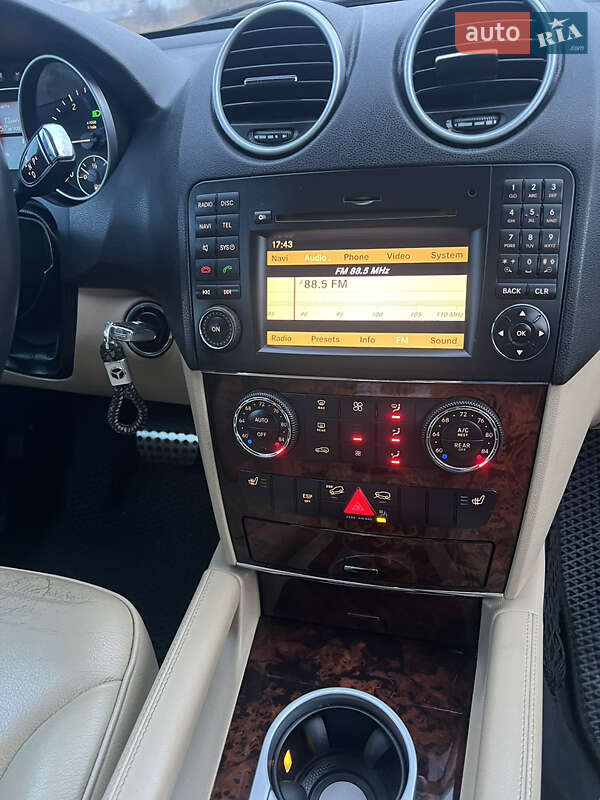 Внедорожник / Кроссовер Mercedes-Benz M-Class 2010 в Ровно