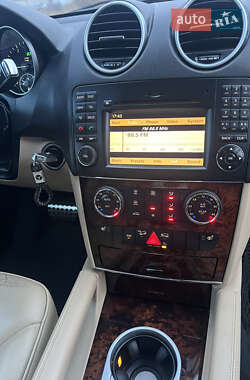 Внедорожник / Кроссовер Mercedes-Benz M-Class 2010 в 