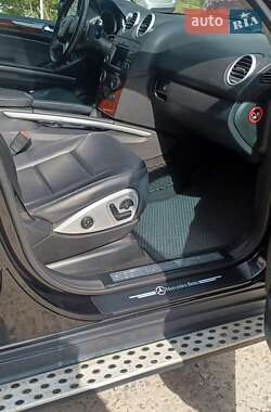 Внедорожник / Кроссовер Mercedes-Benz M-Class 2011 в 