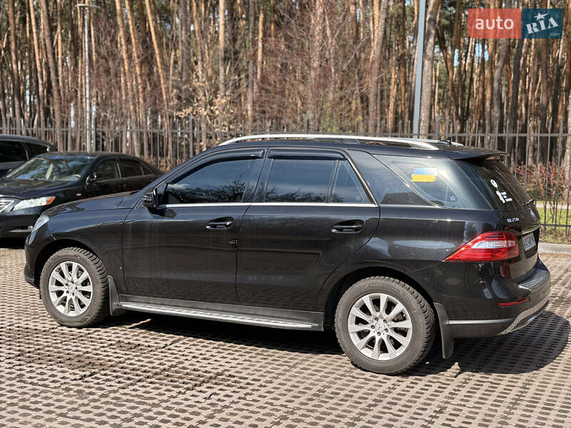 Позашляховик / Кросовер Mercedes-Benz M-Class 2013 в Києві