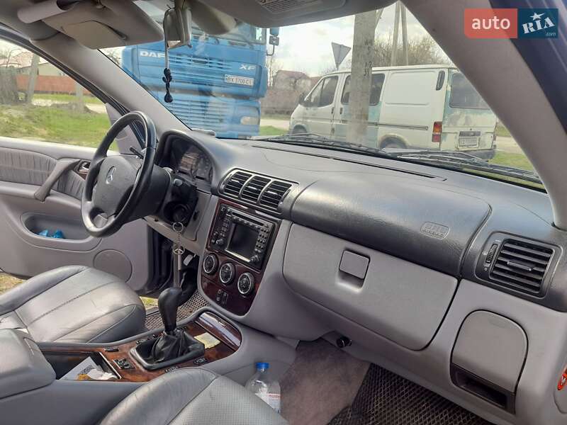 Внедорожник / Кроссовер Mercedes-Benz M-Class 2002 в Городке