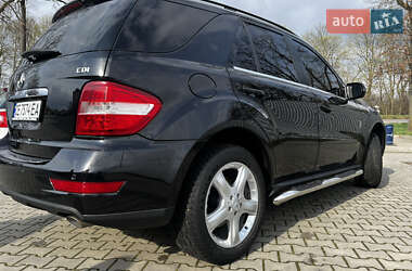 Позашляховик / Кросовер Mercedes-Benz M-Class 2009 в 