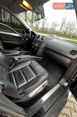 Позашляховик / Кросовер Mercedes-Benz M-Class 2009 в 