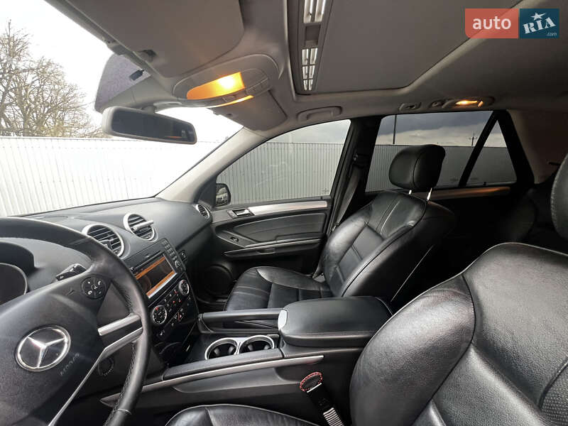 Внедорожник / Кроссовер Mercedes-Benz M-Class 2009 в Новоселице
