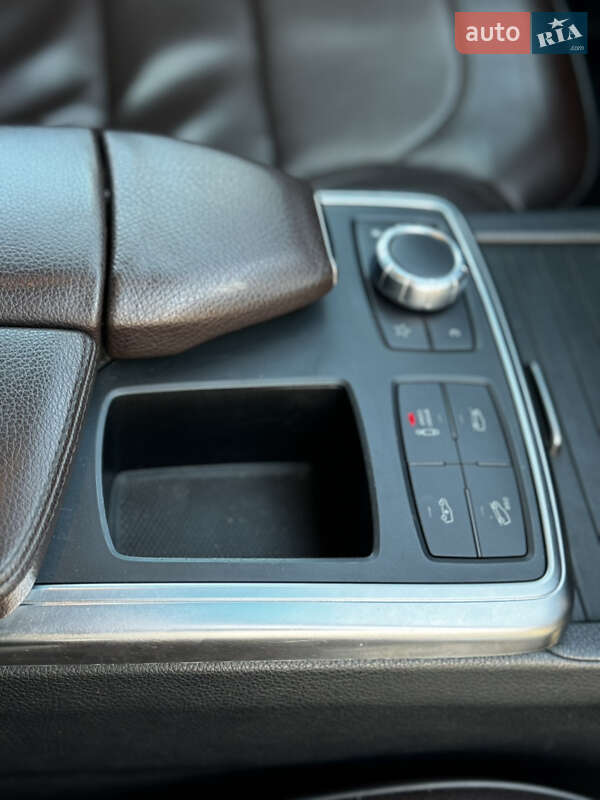 Позашляховик / Кросовер Mercedes-Benz M-Class 2012 в Чернівцях
