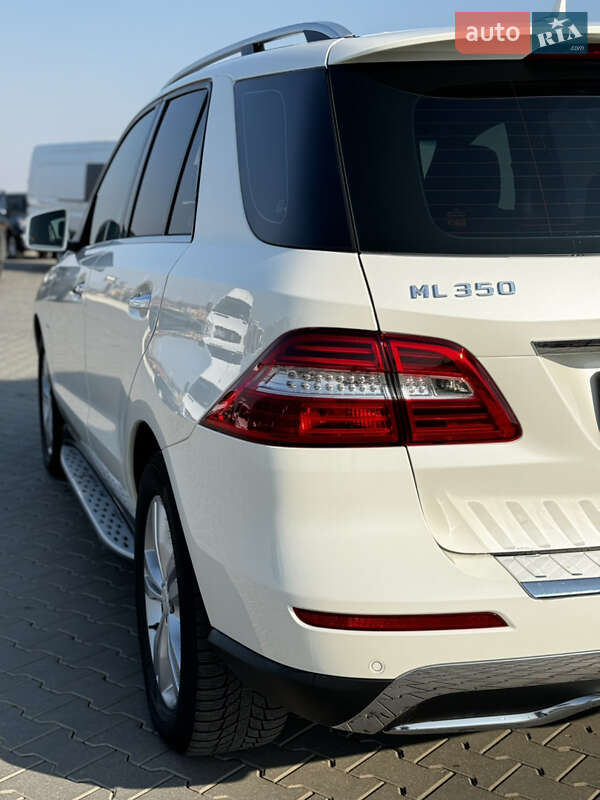 Позашляховик / Кросовер Mercedes-Benz M-Class 2012 в Чернівцях