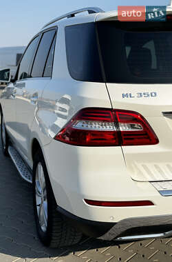 Внедорожник / Кроссовер Mercedes-Benz M-Class 2012 в 