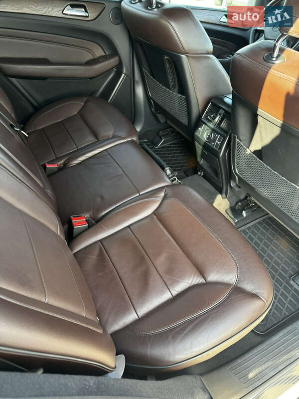 Позашляховик / Кросовер Mercedes-Benz M-Class 2012 в Чернівцях