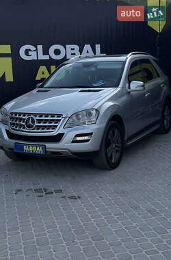 Внедорожник / Кроссовер Mercedes-Benz M-Class 2010 в 
