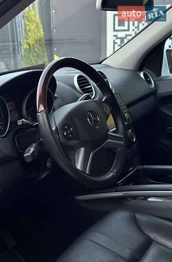 Внедорожник / Кроссовер Mercedes-Benz M-Class 2010 в 