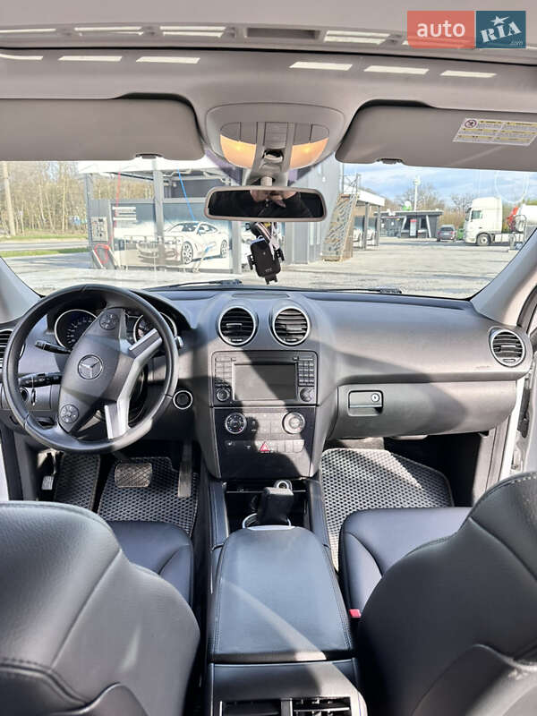 Внедорожник / Кроссовер Mercedes-Benz M-Class 2009 в Львове