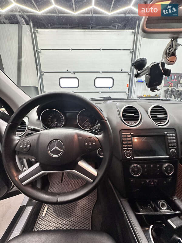 Внедорожник / Кроссовер Mercedes-Benz M-Class 2009 в Львове