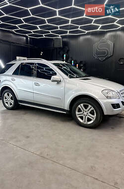 Внедорожник / Кроссовер Mercedes-Benz M-Class 2009 в 
