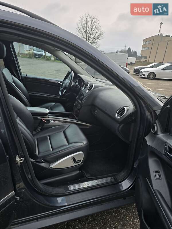 Внедорожник / Кроссовер Mercedes-Benz M-Class 2010 в Киеве