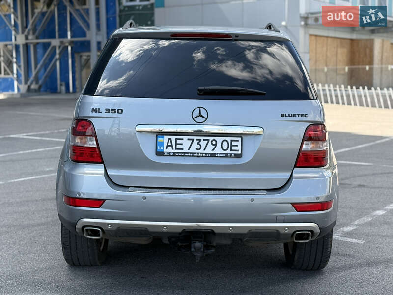 Внедорожник / Кроссовер Mercedes-Benz M-Class 2011 в Днепре
