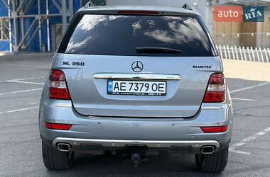 Внедорожник / Кроссовер Mercedes-Benz M-Class 2011 в 