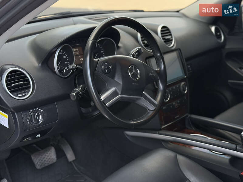 Позашляховик / Кросовер Mercedes-Benz M-Class 2011 в Дніпрі