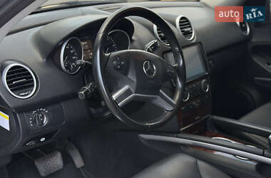 Внедорожник / Кроссовер Mercedes-Benz M-Class 2011 в 