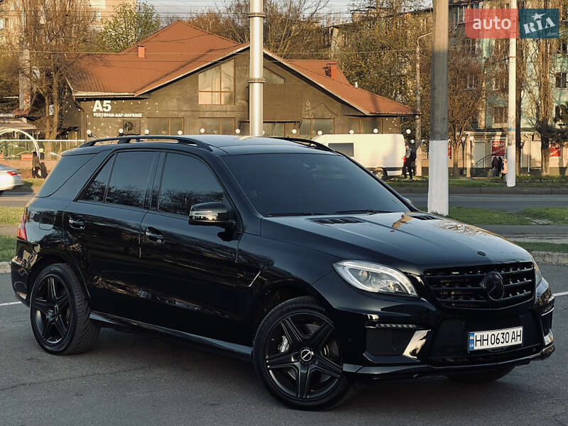 Внедорожник / Кроссовер Mercedes-Benz M-Class 2015 в Одессе