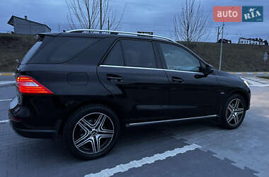 Позашляховик / Кросовер Mercedes-Benz M-Class 2012 в 