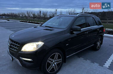Позашляховик / Кросовер Mercedes-Benz M-Class 2012 в 
